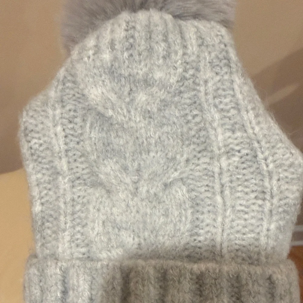 Sonoma Goods For Life Gray Cable Knit Pom Beanie Hat NWT Winter Cozy